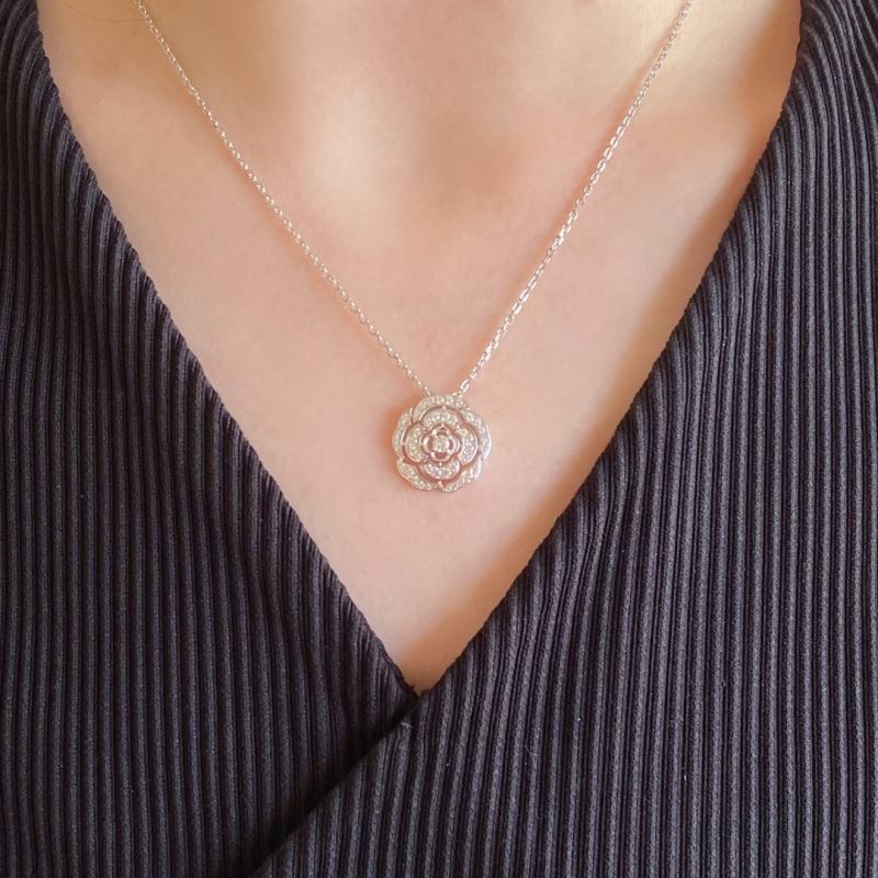 Ch**el necklaces